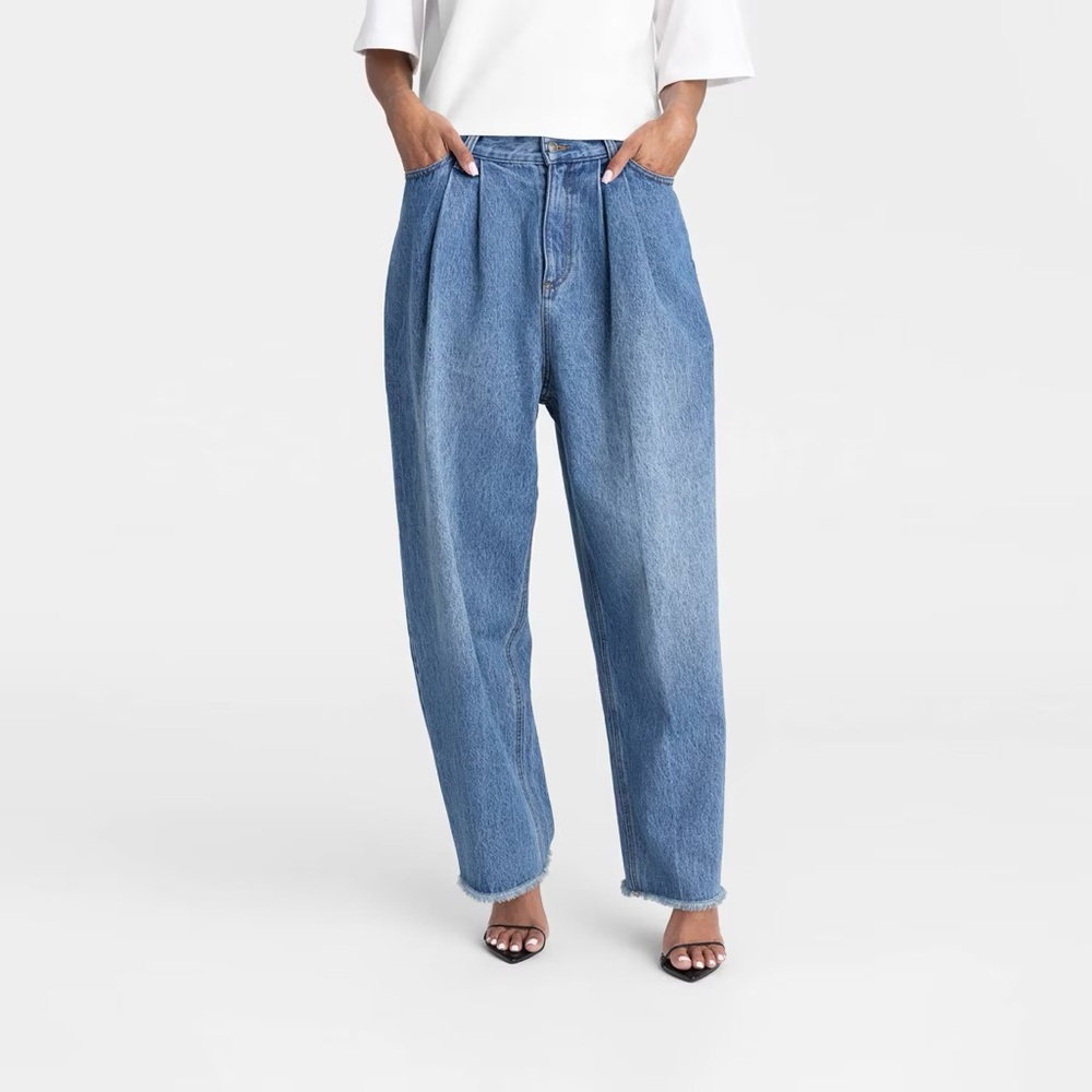 KBB by KAHLANA Women's High-Rise Barrel Leg 'The Devin Jean' Medium Wash 14